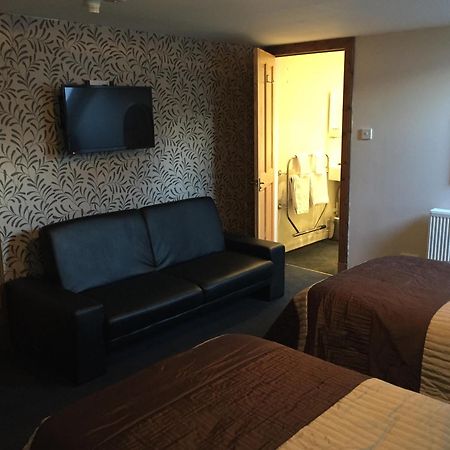 Bridgend of Lintrathen 로지 앳 로크사이드 B&B 외부 사진