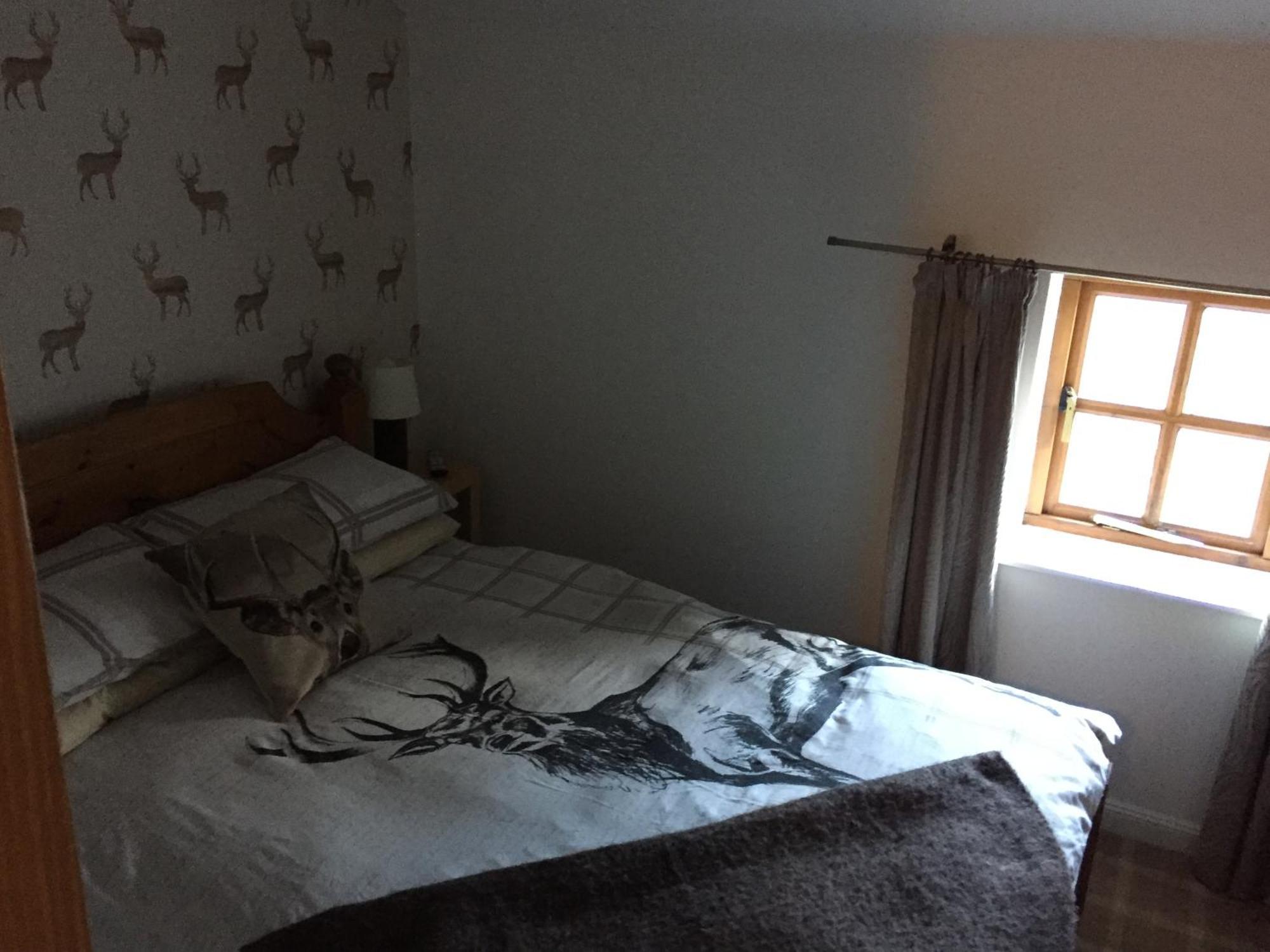 Bridgend of Lintrathen 로지 앳 로크사이드 B&B 외부 사진