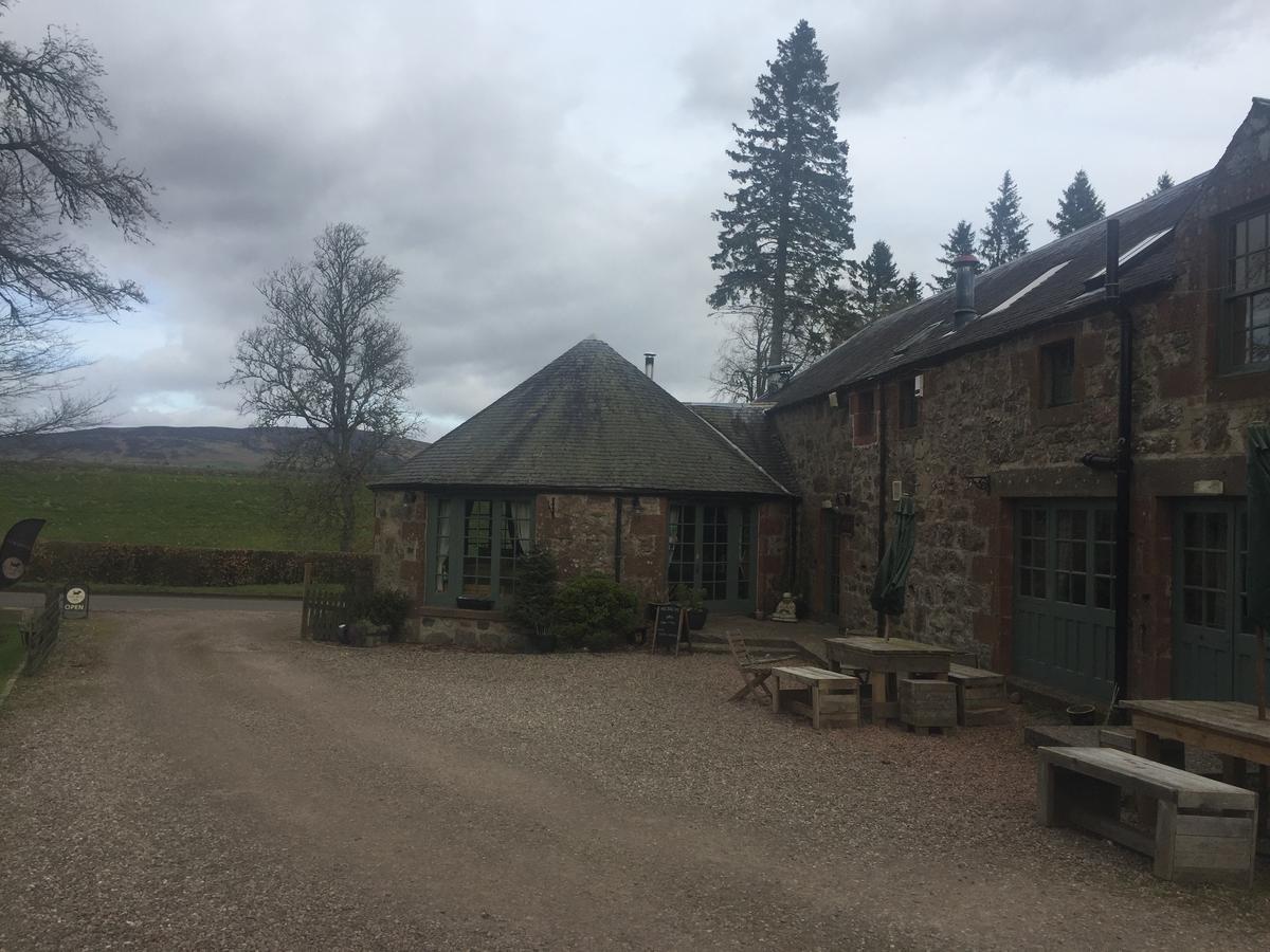 Bridgend of Lintrathen 로지 앳 로크사이드 B&B 외부 사진