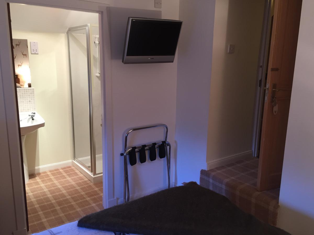 Bridgend of Lintrathen 로지 앳 로크사이드 B&B 외부 사진