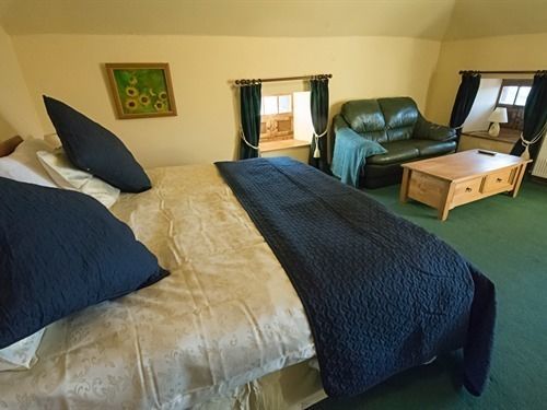 Bridgend of Lintrathen 로지 앳 로크사이드 B&B 외부 사진